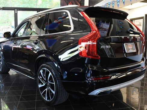 Used 2020 Volvo XC90 T6 Momentum w/ Protection Package Premier AWD/4WD image 12
