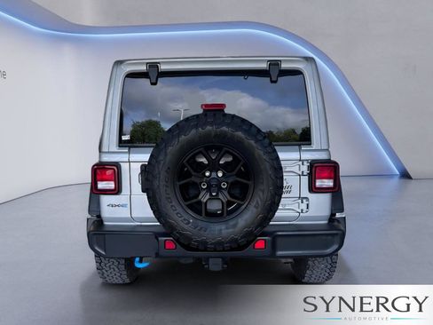Used 2024 Jeep Wrangler Unlimited AWD/4WD image 6