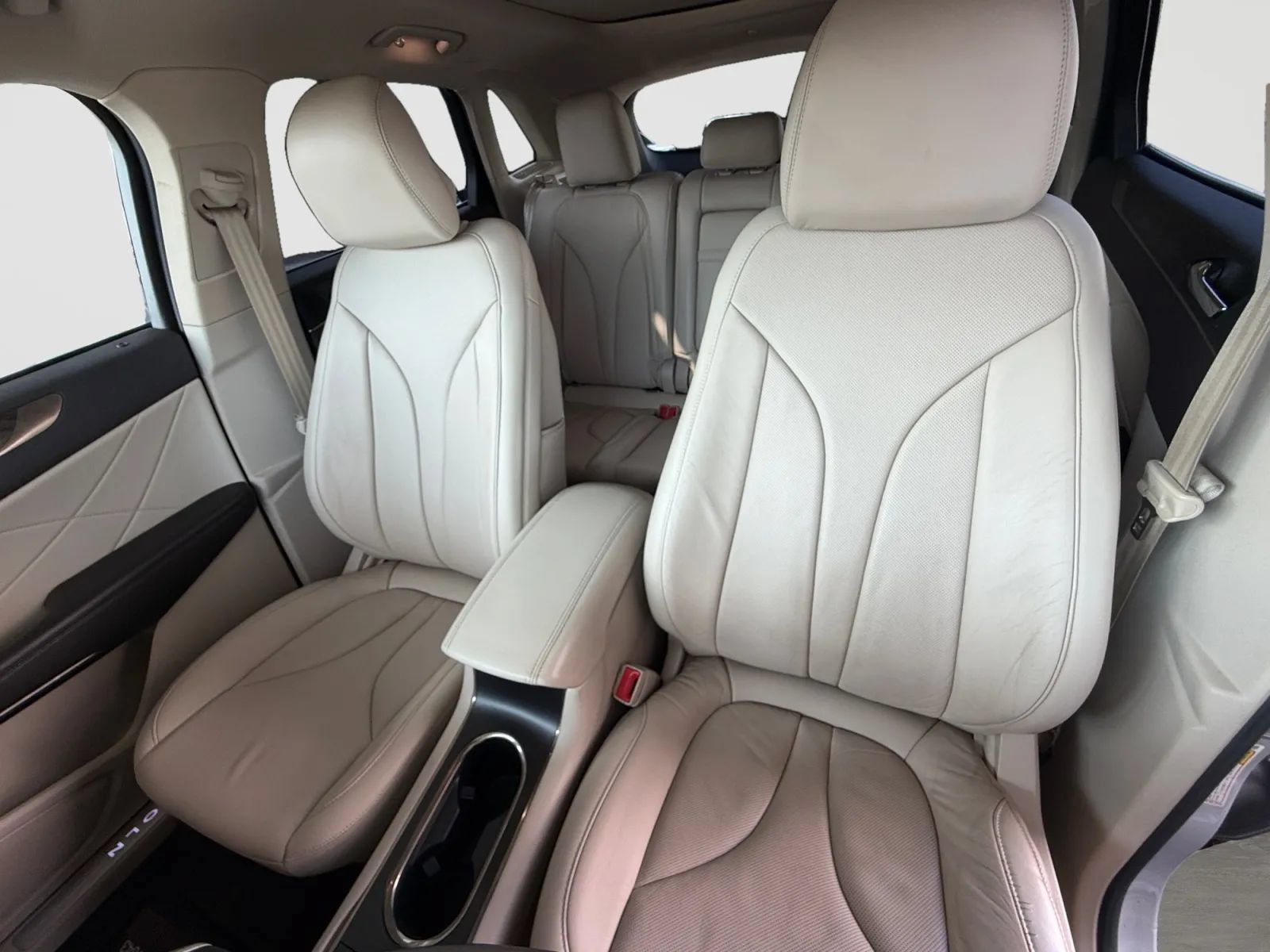 Used 2018 Lincoln MKC Reserve w/ Lincoln MKC Climate Package AWD/4WD image 13