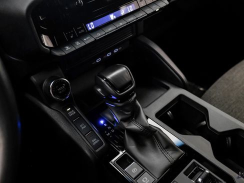 Used 2024 Toyota Land Cruiser image 54