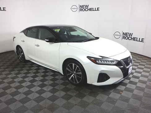 Certified 2021 Nissan Maxima 3.5 SV w/ Floor Mat Group image 4