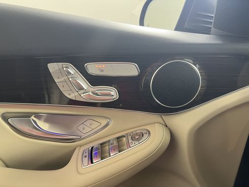 Certified 2022 Mercedes-Benz GLC 300 image 21