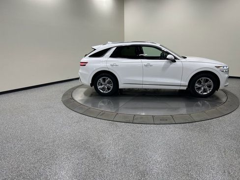 Used 2022 Genesis GV70 2.5T image 5