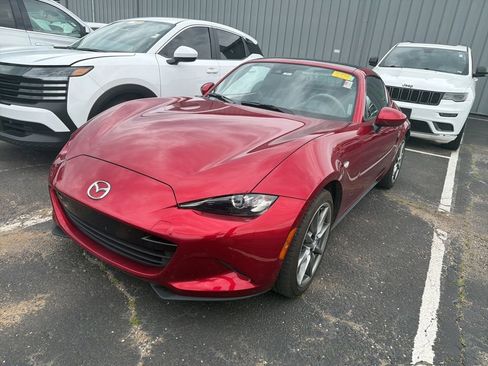 Used 2023 MAZDA MX-5 Miata Grand Touring RWD image 3