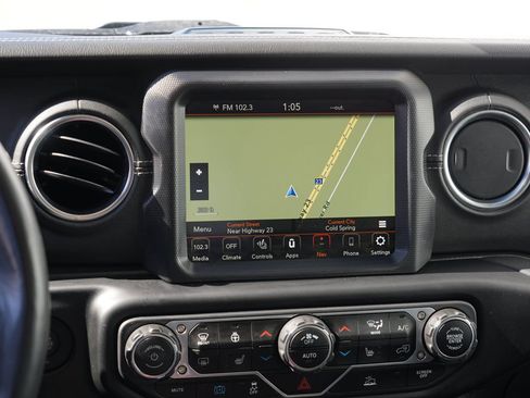 Used 2023 Jeep Wrangler Unlimited Sahara w/ Cold Weather Group AWD/4WD image 22