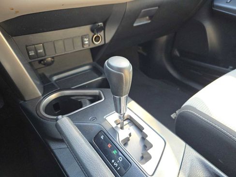 Used 2017 Toyota RAV4 XLE w/ Carpet Mat Package FWD image 33