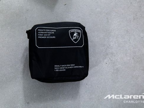 Used 2022 Lamborghini Urus AWD/4WD image 33
