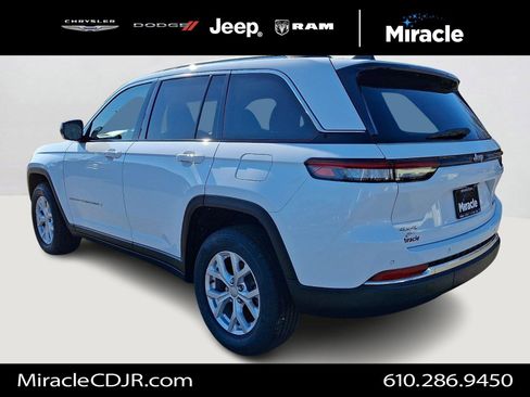 Certified 2023 Jeep Grand Cherokee Limited image 4