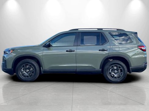 New 2026 Honda Pilot TrailSport image 3