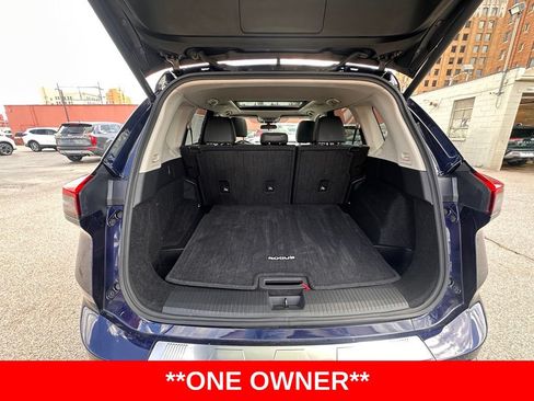 Certified 2025 Nissan Rogue SV w/ SV Premium Package FWD image 3