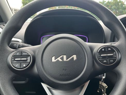 Used 2025 Kia Soul LX w/ LX Technology Package image 28