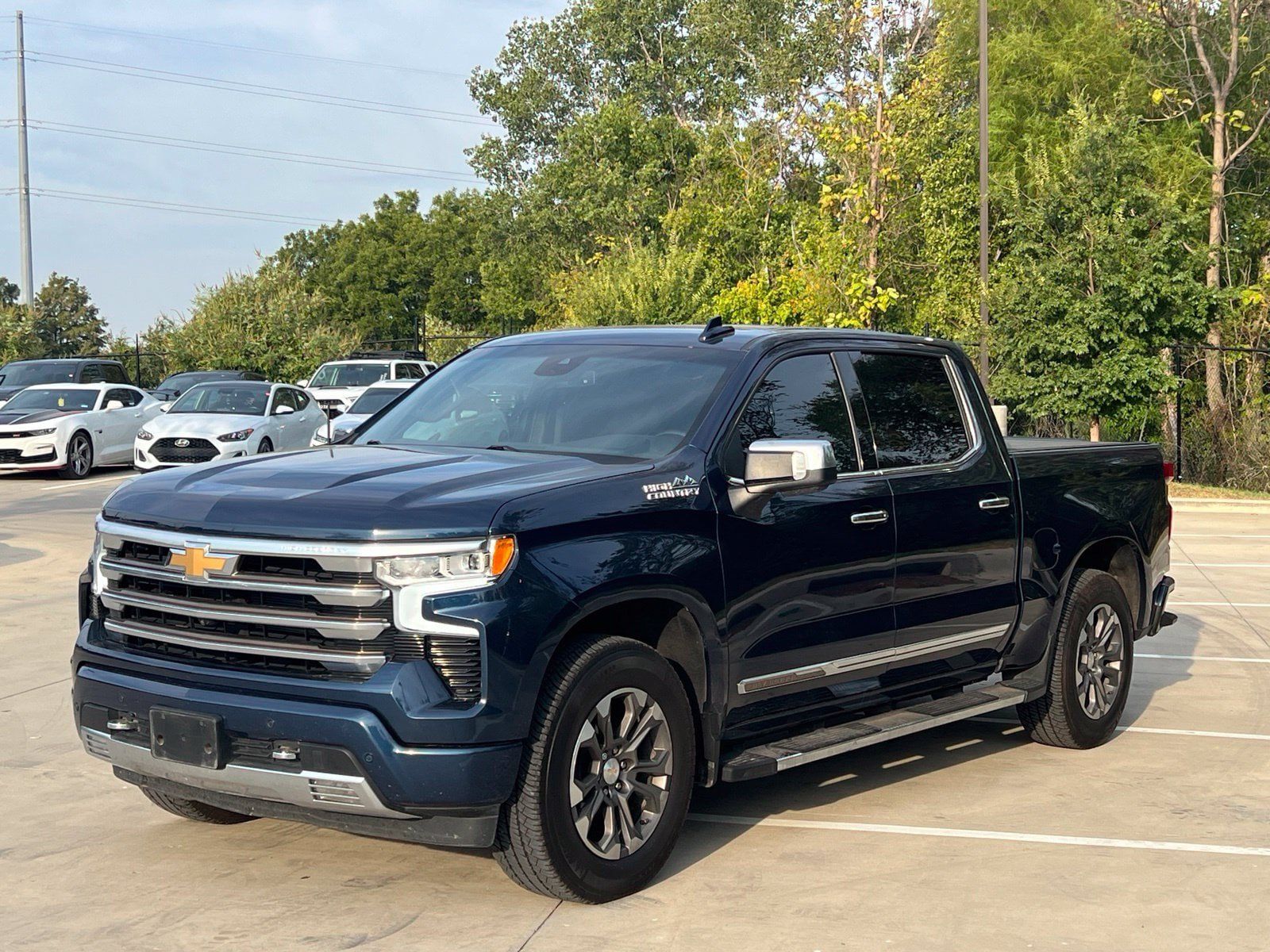 Used 2022 Chevrolet Silverado 1500 High Country w/ Z71 Off-Road Package AWD/4WD image 5