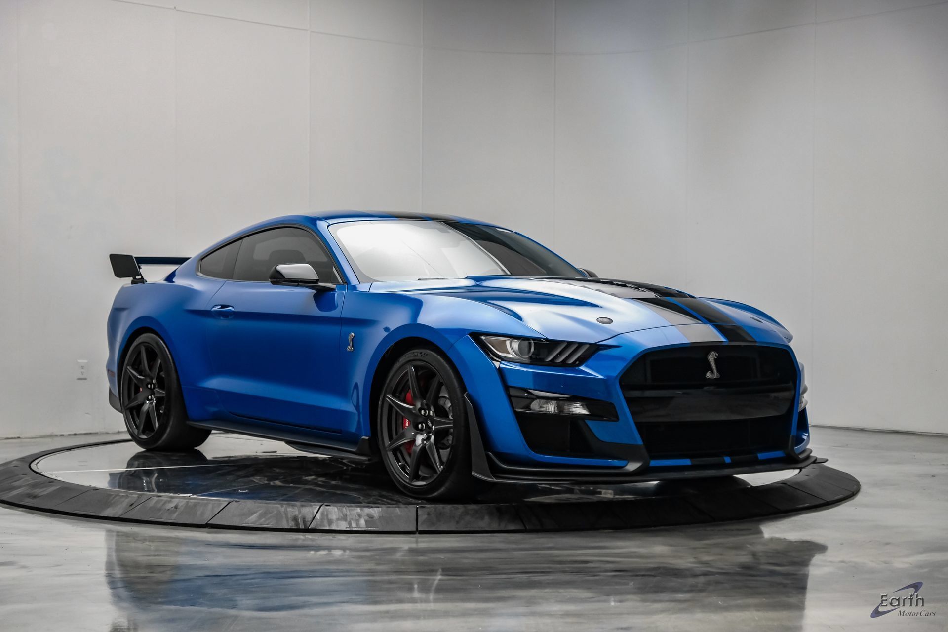 Used 2021 Ford Mustang Shelby GT500 w/ Carbon Fiber Track Pack RWD image 28