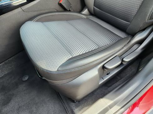 Used 2025 Chevrolet Trax LT FWD image 18