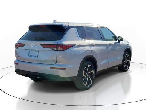 Used 2022 Mitsubishi Outlander ES AWD/4WD image 4