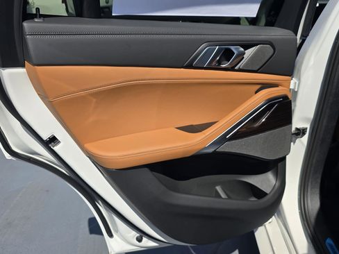 New 2026 BMW X6 xDrive40i w/ Climate Comfort Package image 9