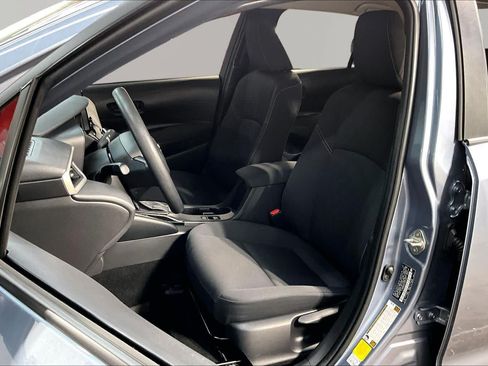 Used 2025 Toyota Corolla LE FWD image 8