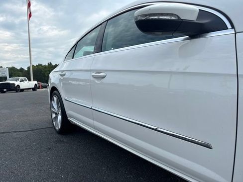 Used 2011 Volkswagen CC Lux FWD image 4