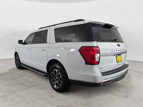 Certified 2023 Ford Expedition Max XLT image 3