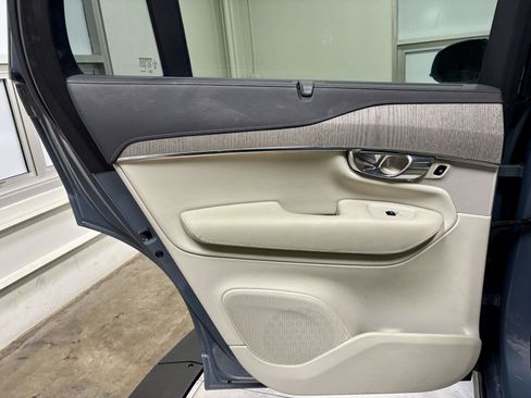 Used 2021 Volvo XC90 T8 Inscription w/ Advanced Package AWD/4WD image 17