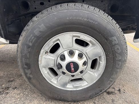 Used 2013 GMC Sierra 2500 SLE w/ Snow Plow Prep Package image 10