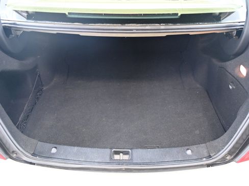 Used 2010 Mercedes-Benz C 300 Sport image 37