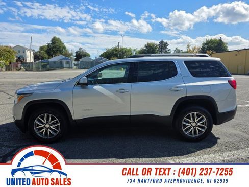 Used 2017 GMC Acadia SLE image 2