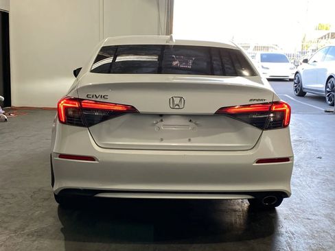 Used 2022 Honda Civic Sport image 3