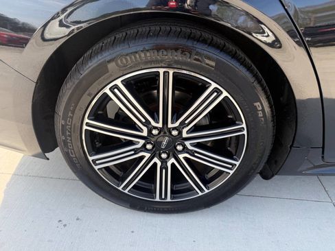 Used 2017 Lincoln Continental Reserve w/ Technology Package image 34