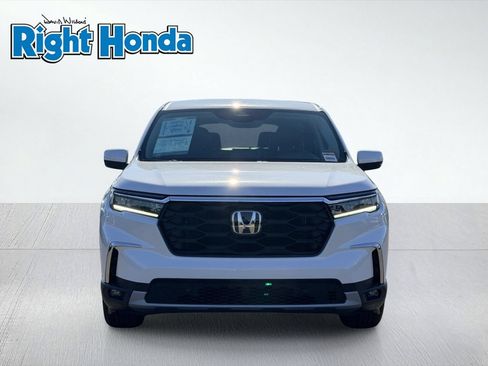 Used 2025 Honda Pilot EX-L image 10