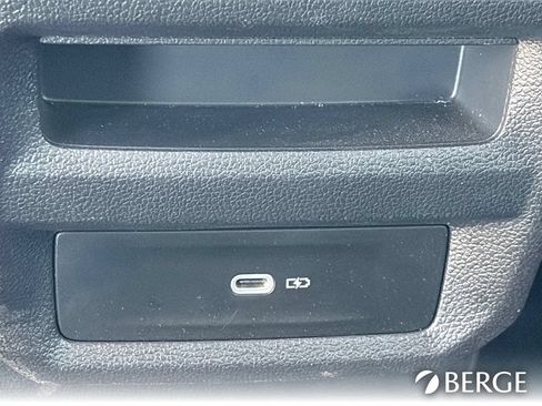Used 2024 Volkswagen Taos SE FWD image 16