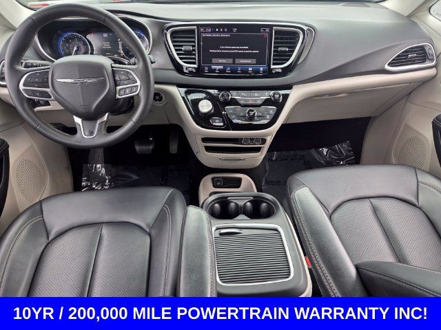 Used 2024 Chrysler Pacifica Touring-L FWD image 12