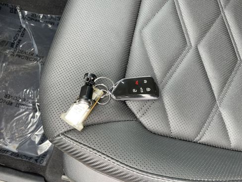 Used 2025 Volkswagen Atlas Cross Sport SE image 22