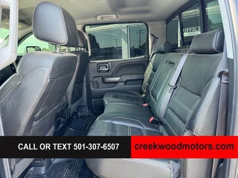 Used 2017 GMC Sierra 2500 Denali w/ Suspension Package, Off-Road AWD/4WD image 12