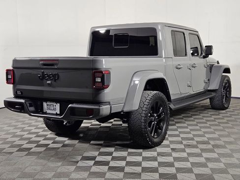Used 2022 Jeep Gladiator Overland image 5