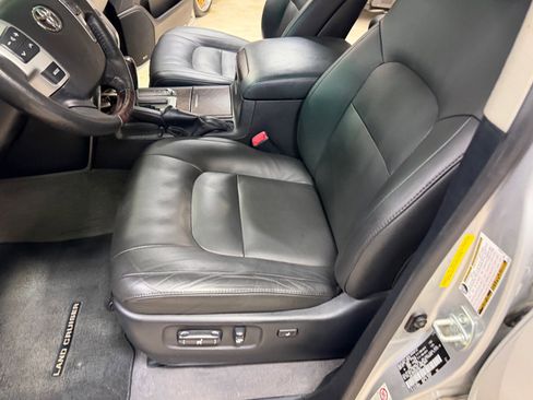 Used 2015 Toyota Land Cruiser image 22