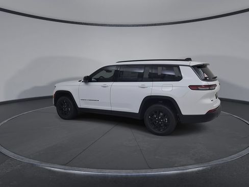 New 2026 Jeep Grand Cherokee L 4WD image 9