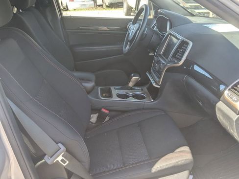 Used 2016 Jeep Grand Cherokee Laredo 75th Anniversary image 30