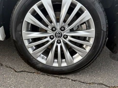 Used 2022 Toyota Highlander Platinum AWD/4WD image 12