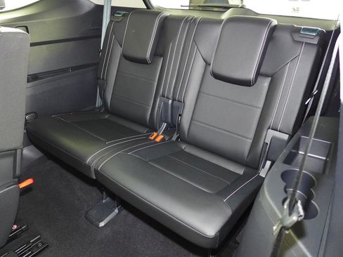 Certified 2023 Volkswagen Atlas SE w/ Black Wheel Package FWD image 13
