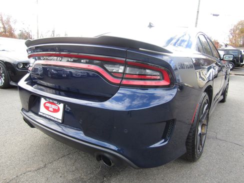 Used 2017 Dodge Charger R/T image 7