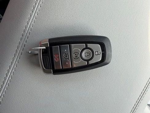 Used 2025 Ford Explorer Platinum w/ LUX Leather Package AWD/4WD image 14