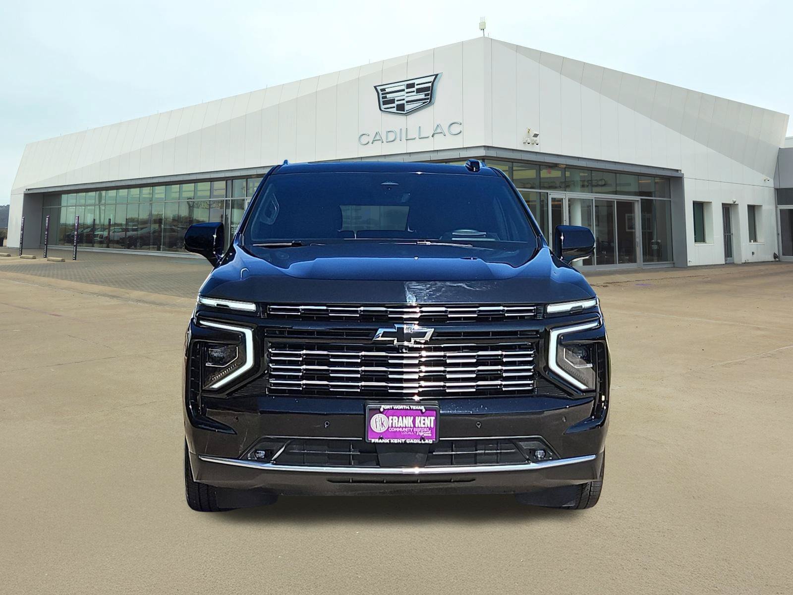 Used 2025 Chevrolet Suburban High Country AWD/4WD image 2