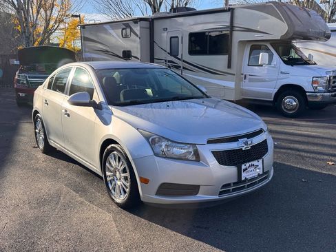 Used 2014 Chevrolet Cruze Eco image 2