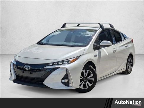 Used 2018 Toyota Prius Prime Advanced image 1