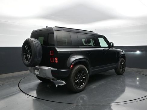 Used 2025 Land Rover Defender 110 S AWD/4WD image 8