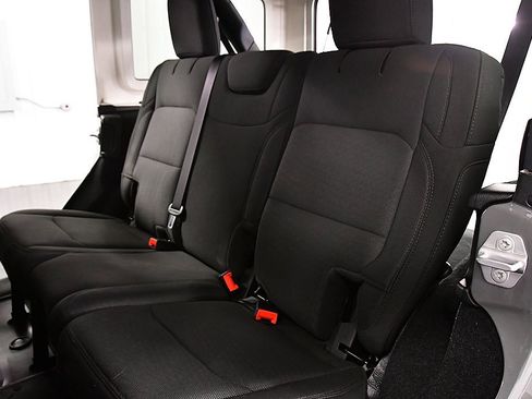 Used 2023 Jeep Wrangler Sahara image 27