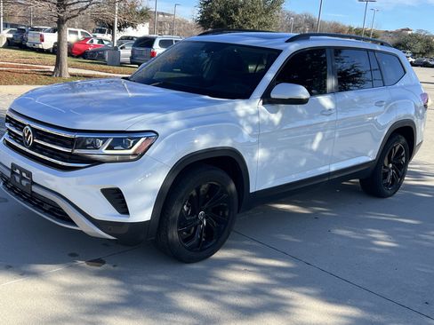 Certified 2023 Volkswagen Atlas SE w/ Panoramic Sunroof Package image 5