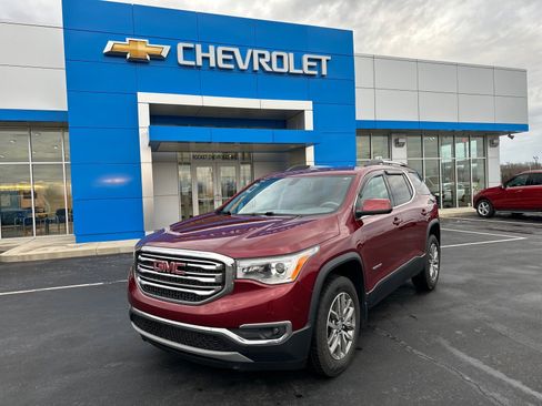 Used 2017 GMC Acadia SLE image 1