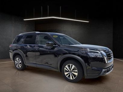 Used 2025 Nissan Pathfinder SL